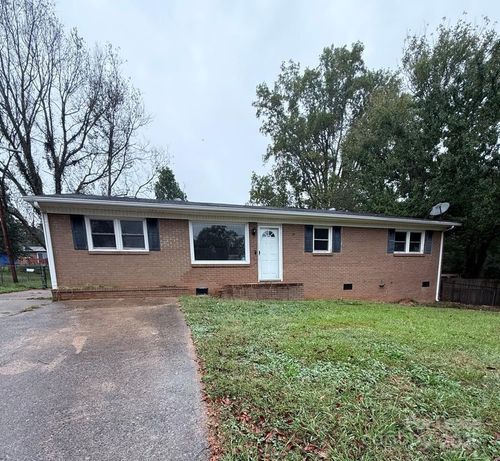 2416 Woodleaf Dr, Gastonia, NC, 28052-8133 | Card Image