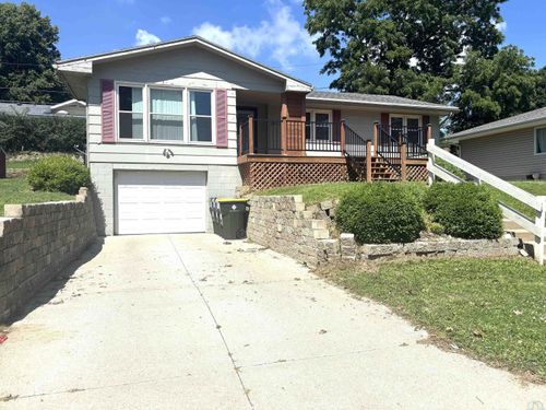 2617 S Magnolia St, Sioux City, IA, 51106-3806 | Card Image