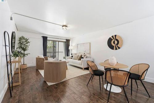 205-500 N St, Sacramento, CA, 95814-4342 | Card Image