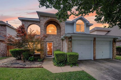 2105 Pritchard Dr, Grapevine, TX, 76051-8027 | Card Image