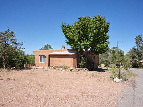 436 Apodaca Hill St, Santa Fe, NM, 87501-5902 | Card Image