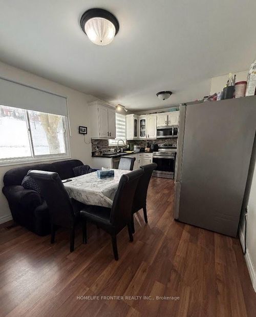 98 The Queensway South Avenue S, Georgina, ON, L4P1Z4 | Card Image