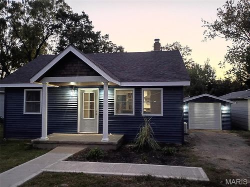 320 S Iron St, Ironton, MO, 63650-1403 | Card Image