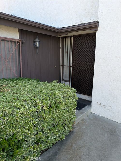 2062 Locust Ct, San Bernardino, CA, 92404-3302 | Card Image