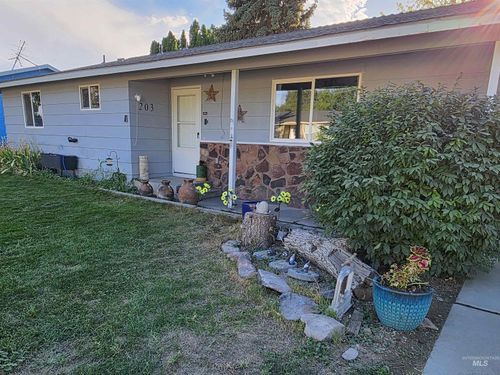 203 1st Ave W, Marsing, ID, 83639 | Card Image