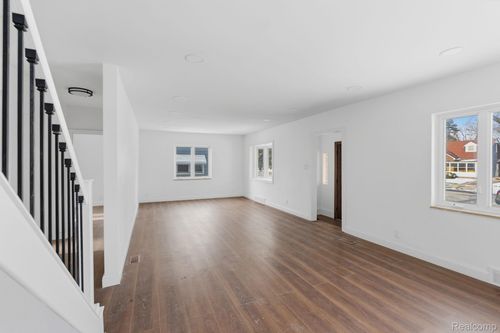 16022 Stephens Dr, Eastpointe, MI, 48021-1650 | Card Image