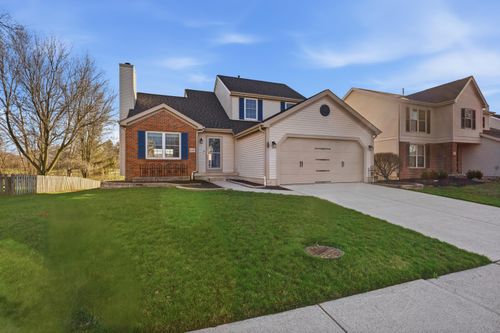 8240 Worthington Crossing Dr, Westerville, OH, 43081-8507 | Card Image