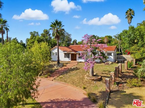 10440 Johanna Ave, Sunland, CA, 91040 | Card Image