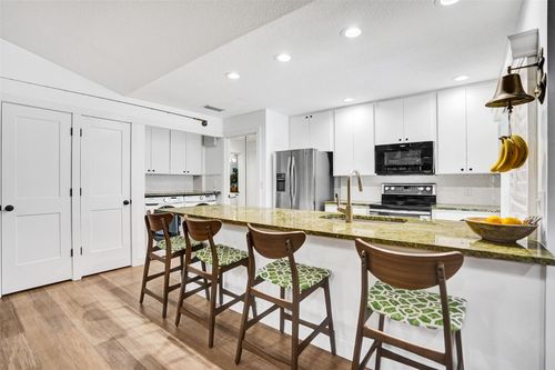 10002-10002 Chapman Oak Ct, Palm Beach Gardens, FL, 33410-3275 | Card Image