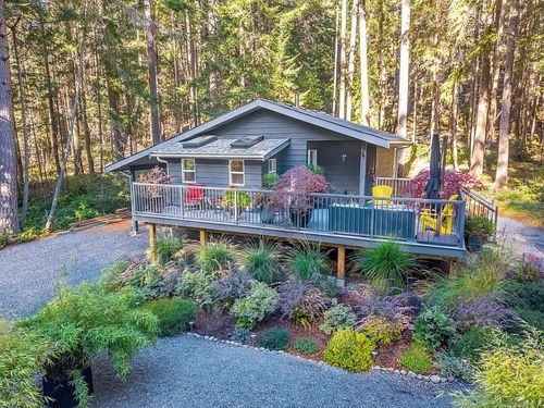 2701 Galley Cres, Pender Island, BC, V0N2M2 | Card Image
