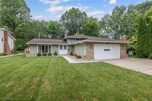 4668 Azalea Ln, North Olmsted, OH, 44070-2451 | Card Image