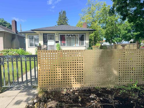 2815 Nanaimo St, Vancouver, BC, V5N5G2 | Card Image