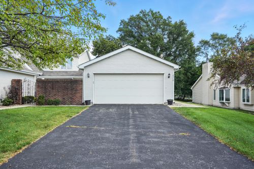 2318 Deerpath Dr W, Schererville, IN, 46375 | Card Image