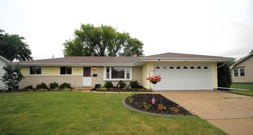 W174N9446 Joper Road, Menomonee Falls, WI, 53051 | Card Image