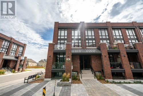 427-15 Whitaker Way, Whitchurch-Stouffville (Stouffville), ON, L4A4T4 | Card Image