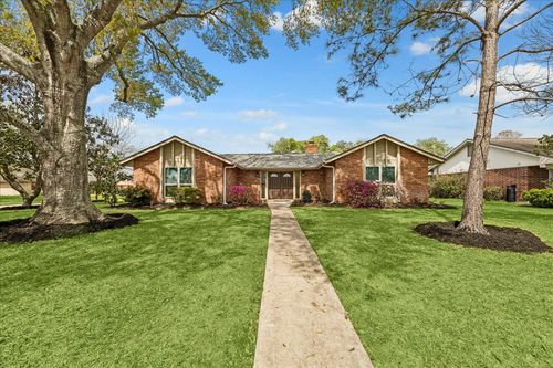 2811 Frostwood Cir, Dickinson, TX, 77539-4204 | Card Image