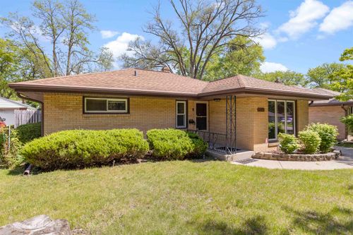 2119 Midway Dr, ROCKFORD, IL, 61103-2829 | Card Image