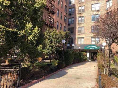 3l-100-25 Queens Boulevard, Forest Hills, NY, 11375 | Card Image