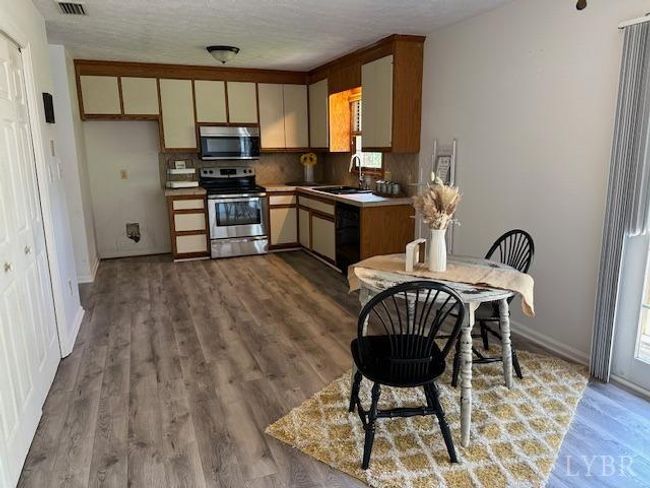 202 Rustwood Ct, Townhouse with 3 bedrooms, 2 bathrooms and null parking in Rustburg VA | Image 9