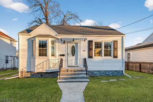 28 Madison Ave, Avenel, NJ, 07001-1445 | Card Image