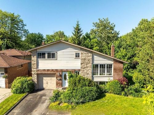 533 Arnhem Dr, Oshawa, ON, L1G2J2 | Card Image