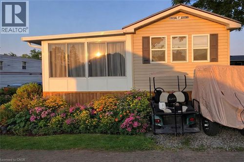 45 Quarry View Villge, Sherkston, ON, L0S1R0 | Card Image