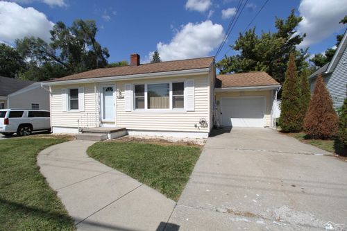 15453 Parkwood Dr, Monroe, MI, 48161-3922 | Card Image
