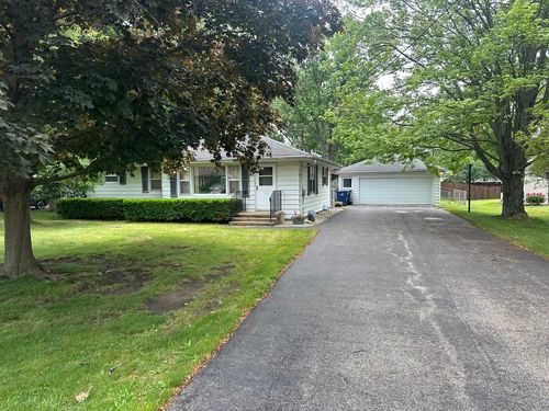 3675 Woodlawn Ave, Gurnee, IL, 60031-2968 | Card Image