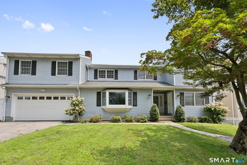 right-side-19 Windy Knolls Road, Greenwich, CT, 06831 | Card Image