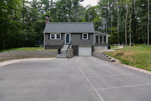 12 Deerwood Dr, Amherst, NH, 03031-2011 | Card Image