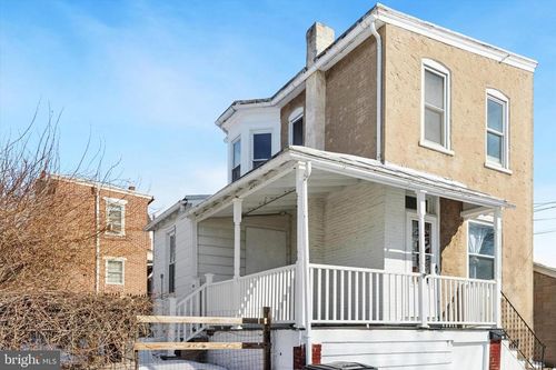 rear-24 E 5th St, POTTSTOWN, PA, 19464-5222 | Card Image