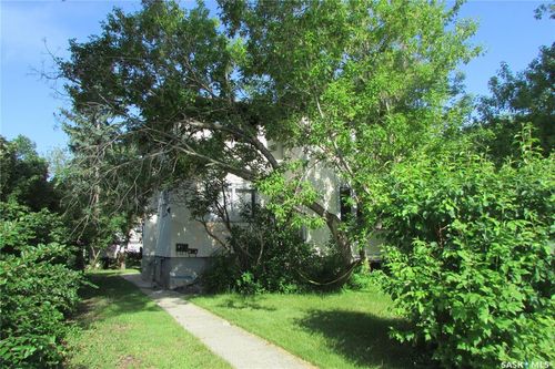 1216 Aberdeen Street, Regina, SK, S4T5J9 | Card Image