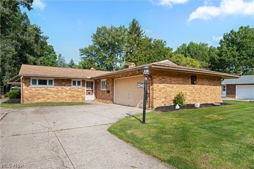 2540 Brantwood Dr, Westlake, OH, 44145-4803 | Card Image