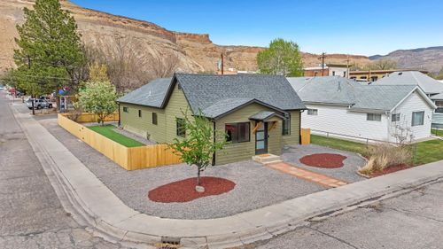 140 W 4th St, Palisade, CO, 81526-5011 | Card Image
