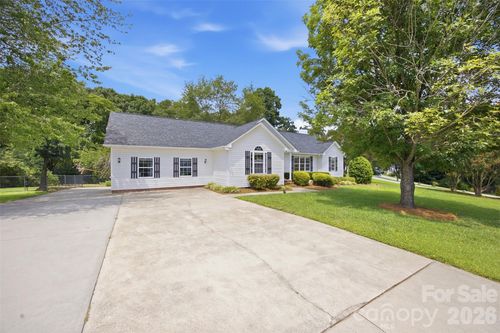 233 Summey Barker Dr, Dallas, NC, 28034-7780 | Card Image