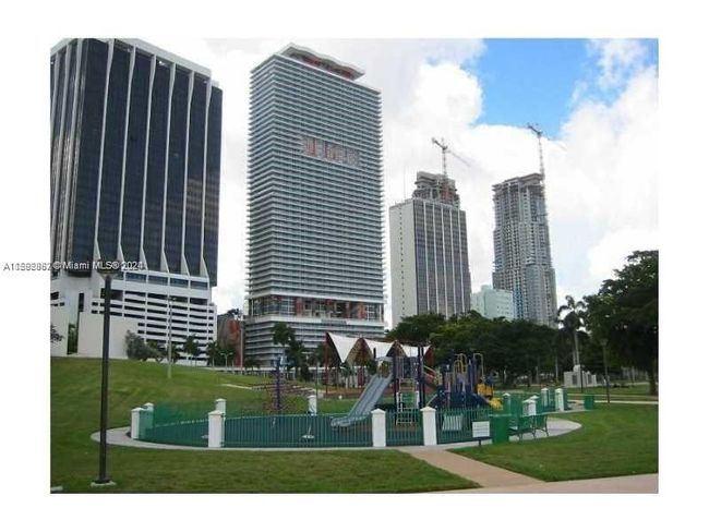 3011 - 50 Biscayne Blvd, Condo with 2 bedrooms, 2 bathrooms and null parking in Miami FL | Image 1