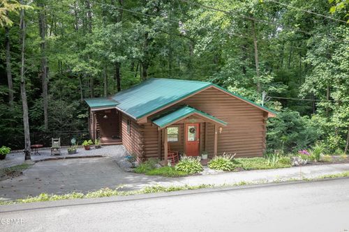 4023 Ole Smoky Way, Sevierville, TN, 37862-2879 | Card Image