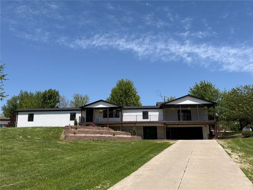 714 Regal Ridge Ct, Lisbon, IA, 52253-9682 | Card Image