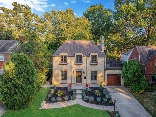 619 Briarwood Ave, Mt. Lebanon, PA, 15228-2551 | Card Image