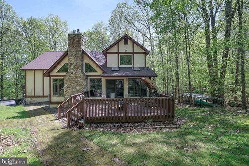 2766 Owego Tpke, Hawley, PA, 18428-4526 | Card Image