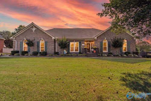 108 Hidden Creek Dr, Huntsville, AL, 35806-4048 | Card Image