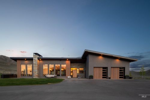 135 Rock Creek Rd, Hailey, ID, 83333-7761 | Card Image