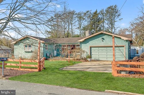 130 Center St, Manahawkin, NJ, 08050-3115 | Card Image