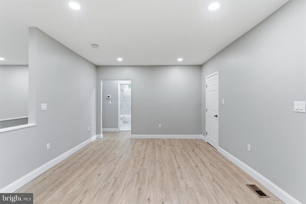 Residential in GWYNN OAK 4
