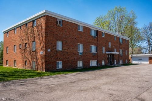18911 Bella Dr, Cleveland, OH, 44119-3057 | Card Image