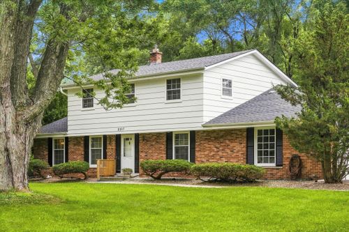 2517 W Chestnut Rd, Mequon, WI, 53092-3109 | Card Image