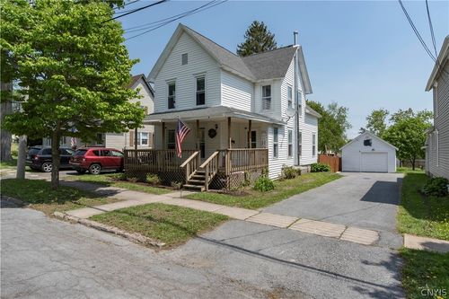 622 Hancock St, Watertown, NY, 13601-2129 | Card Image