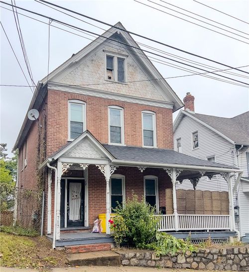 717 Market St, Bangor, PA, 18013-1703 | Card Image
