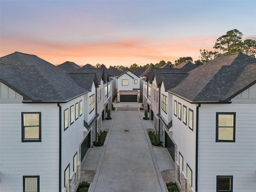 2590 W Tidwell Rd, Houston, TX, 77091-4744 | Card Image