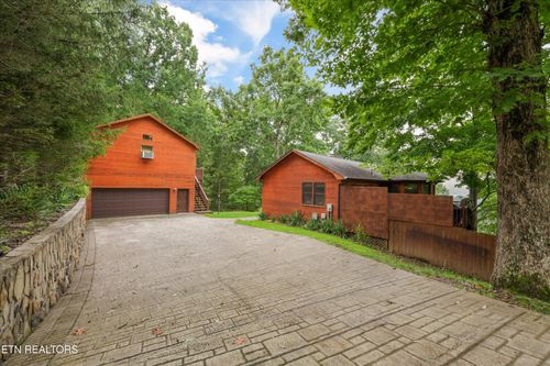 1186 Deerfield Way, La Follette, TN, 37766-6606 | Card Image